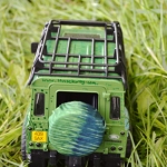 land-rover-grass-web